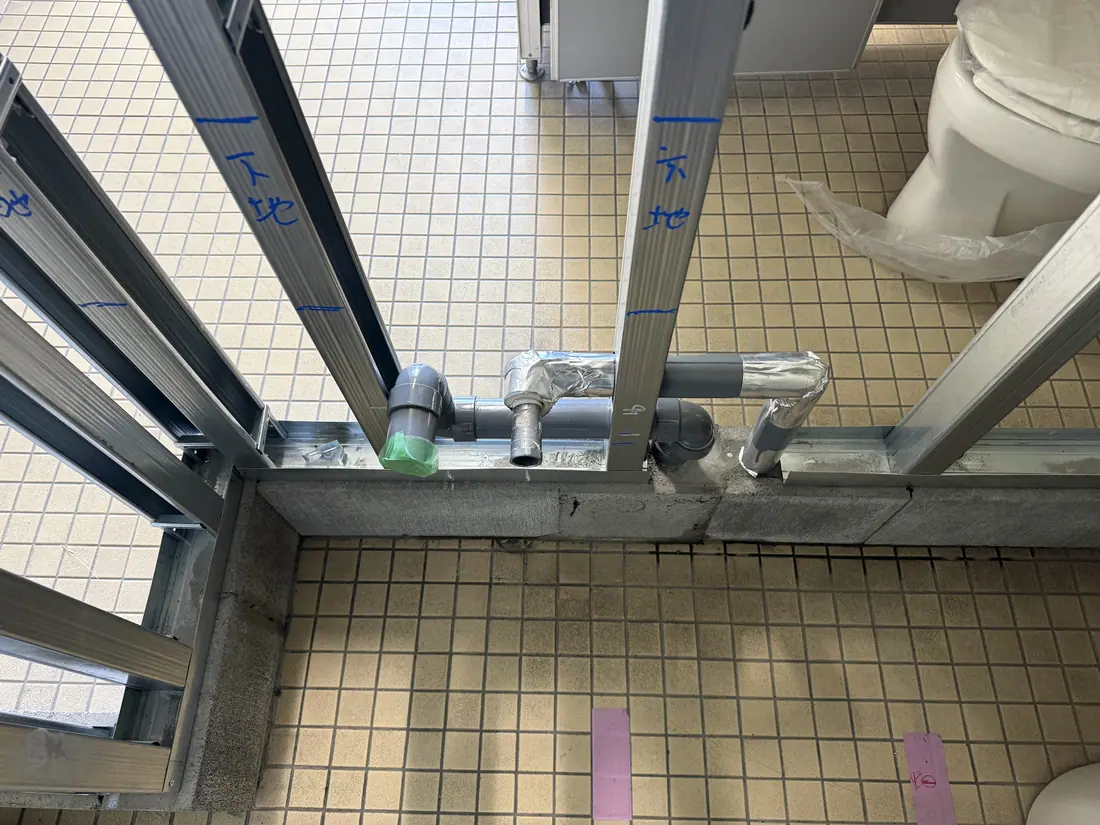 壁の中の給水管・排水管